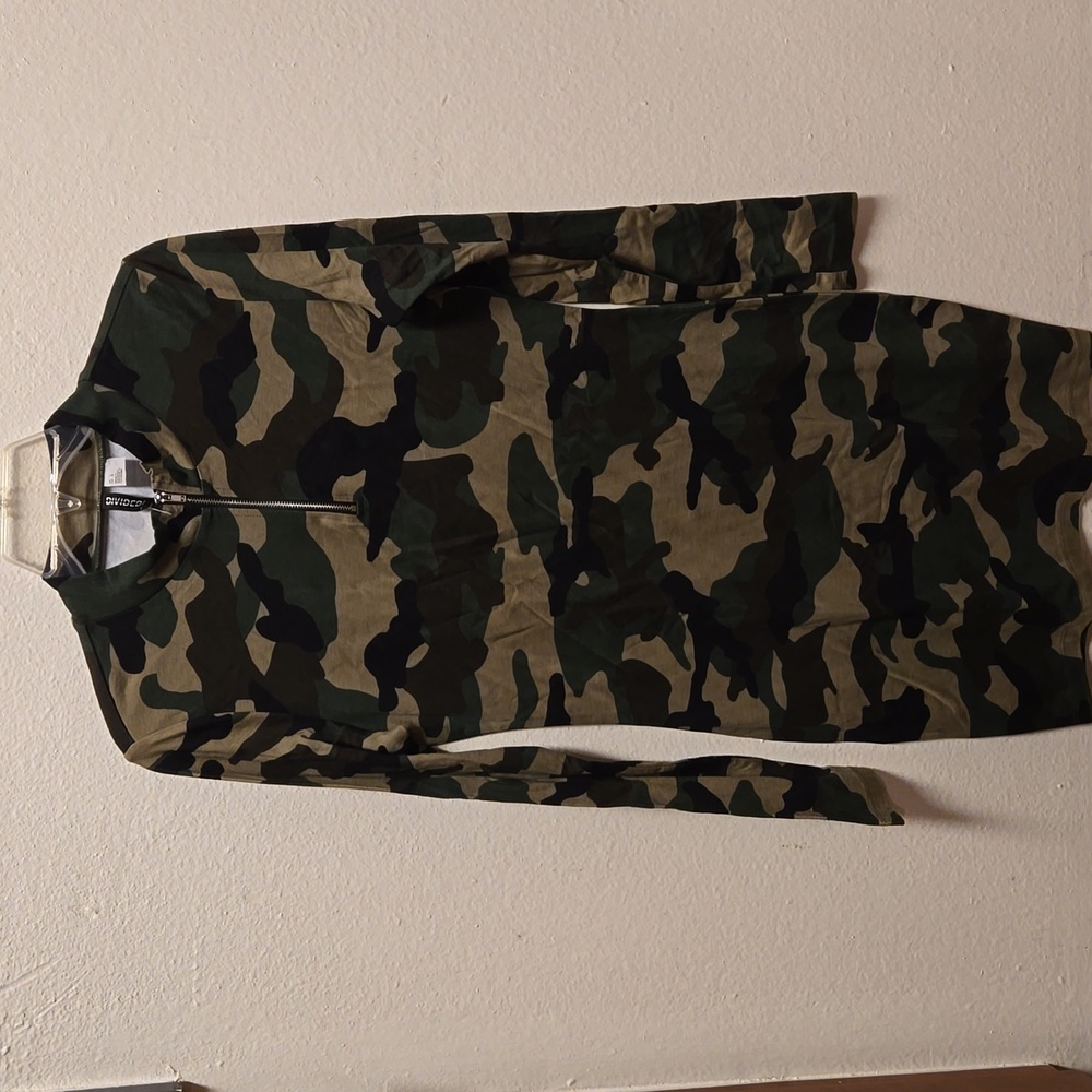 NWOT, Divided by H&M long sleeve dress in military pattern, Size Large